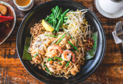 Pad Thai là món ăn phổ biến và nổi tiếng ở Thái