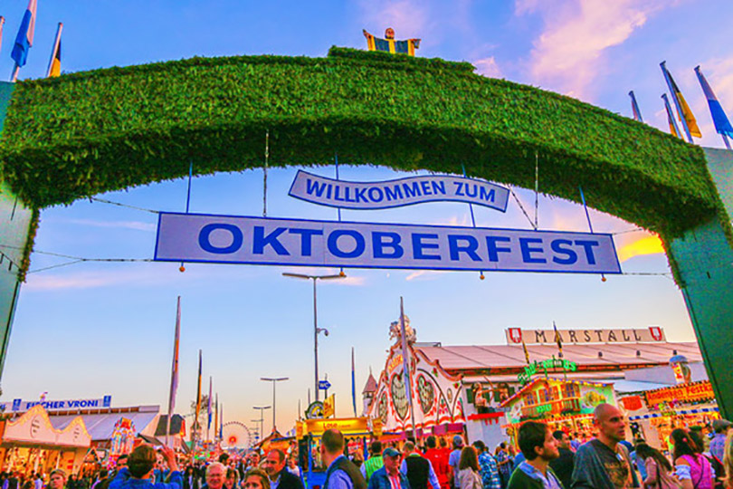 Lễ hội Oktoberfest - một trong những lễ hội bia lớn nhất và nổi tiếng nhất thế giới