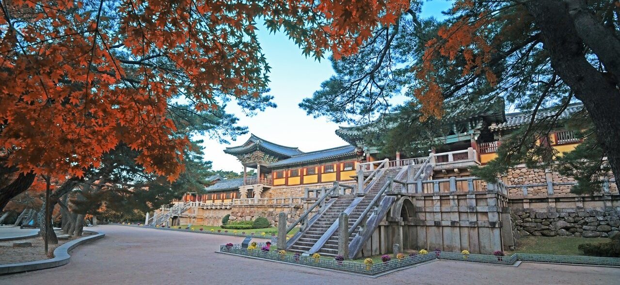 Đền Bulguksa ở tỉnh Gyeongsangbuk cũng là một điểm du lịch đẹp ở Hàn Quốc.